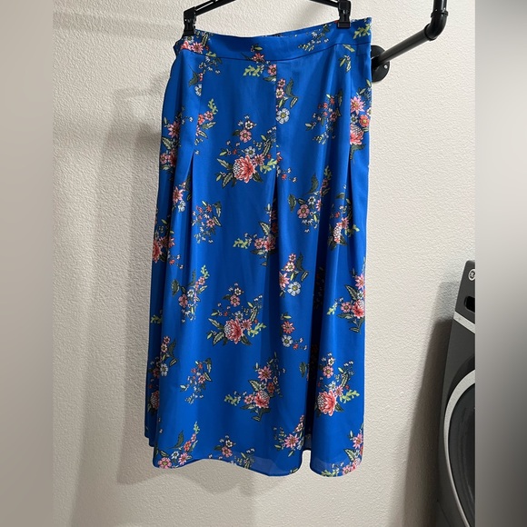 LOFT Skirts Nwt Loft Blue Floral Midi Skirt Poshmark